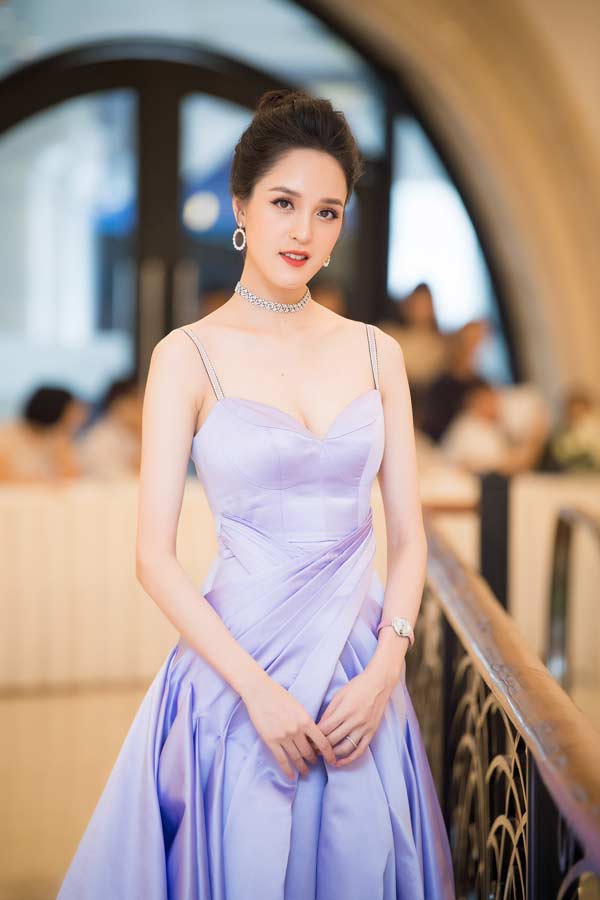 Á hậu Hoàng Anh, Trà My tái xuất gợi cảm sau khi lấy chồng giàu có, sinh con - 1