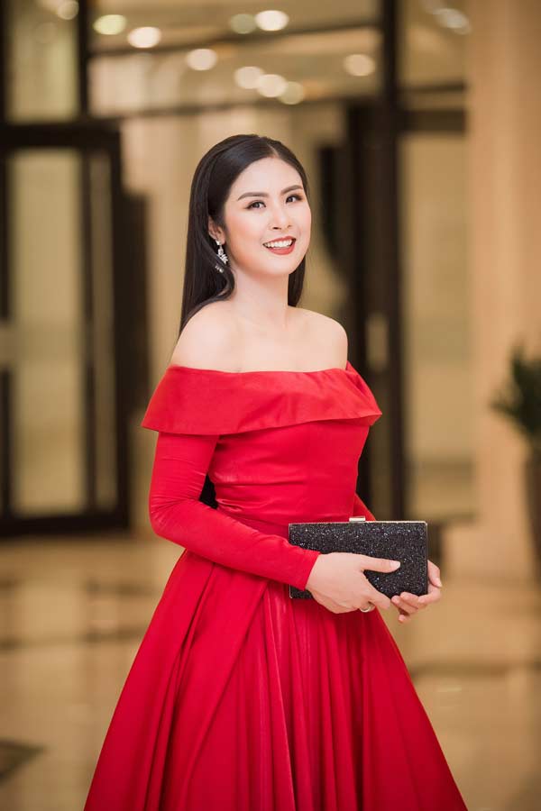 Á hậu Hoàng Anh, Trà My tái xuất gợi cảm sau khi lấy chồng giàu có, sinh con - 1