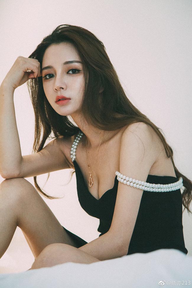 Cô gái Đài Loan "đập toàn mặt xây lại" để giống hệt Angela Baby - 6