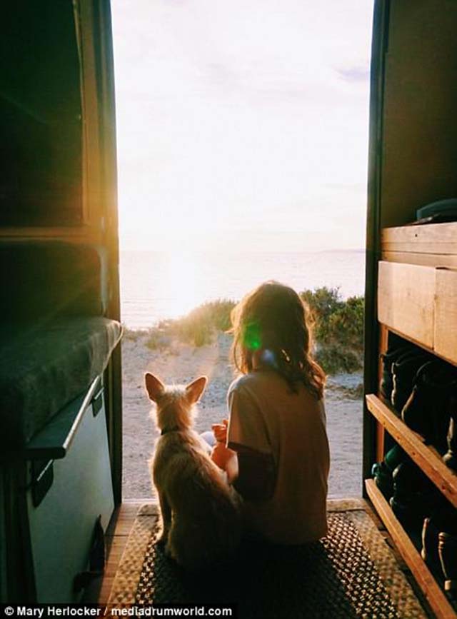 Chán cuộc sống ngột ngạt, gia đình này đã bán hết tài sản để cùng nhau đi du lịch - 6