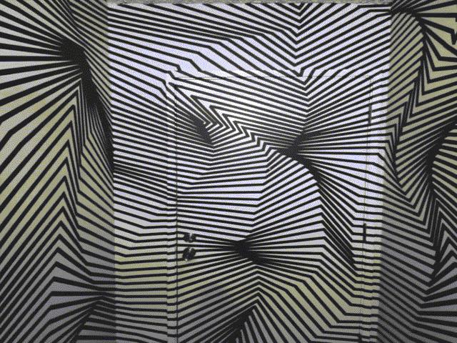 Bí quyết mặc đẹp - Bức vẽ 3D khiến bạn "hoa mắt chóng mặt" này được vẽ như thế nào?