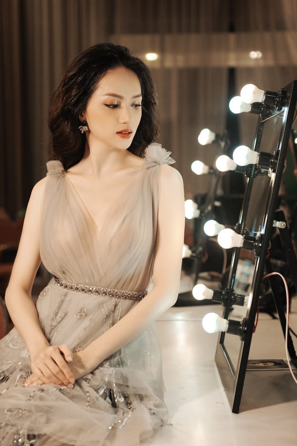 Vụ NTK Hà Duy kịch liệt chê trách Hương Giang: Tại anh tại ả, tại cả đôi bên? - 2