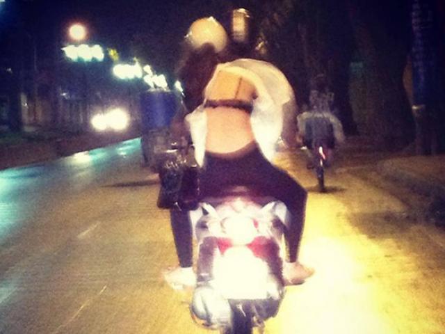 Tranh vui - Nắng nóng "nhức mắt" với hình ảnh hài ngoài đường