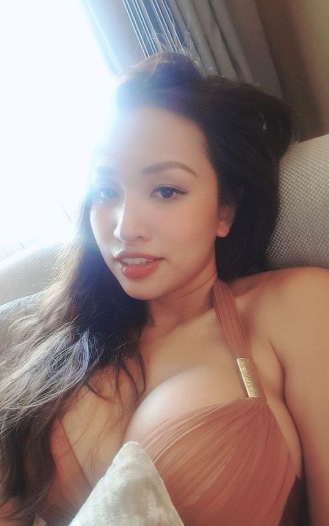 Vân Hugo diện bikini sexy ở Đà Nẵng - 2