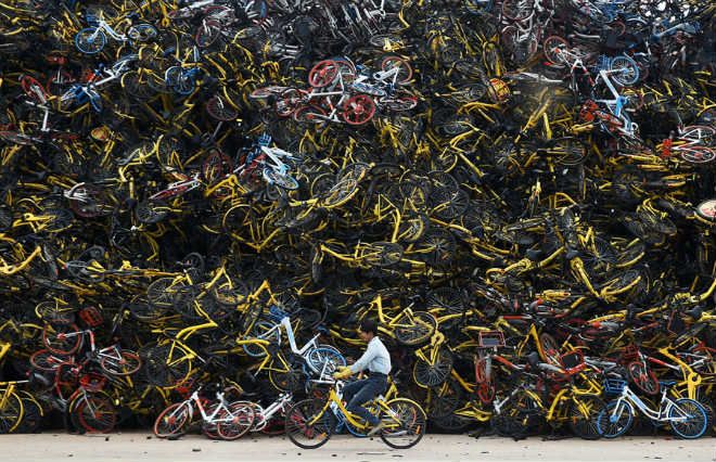 Bạt ngàn xe đạp công cộng bị bỏ hoang, có nên tiếp tục không? - 1
