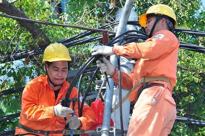 Những người leo cột dưới “chảo lửa” trên 40 độ C - 12