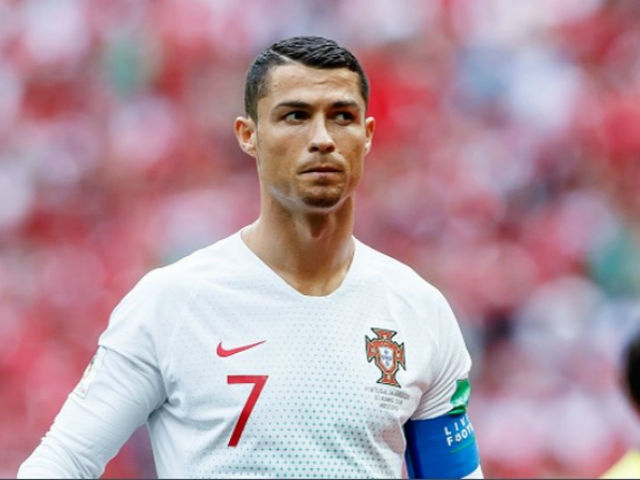 Ronaldo thua World Cup, rời Real chấn động: Sập bẫy siêu cò, đầu hàng Messi