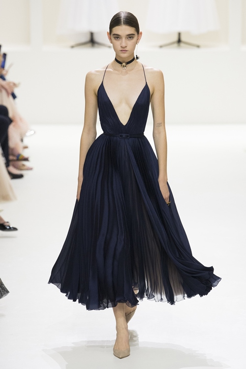 Mọi quý cô muốn mơ mãi giấc mơ Christian Dior - 3