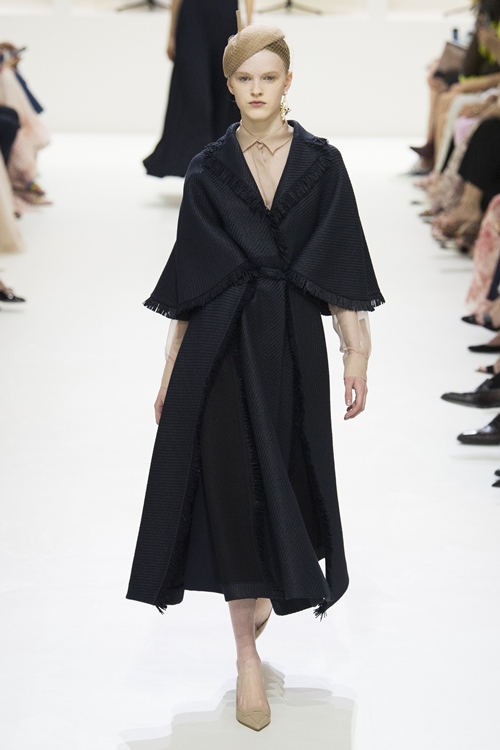 Mọi quý cô muốn mơ mãi giấc mơ Christian Dior - 15
