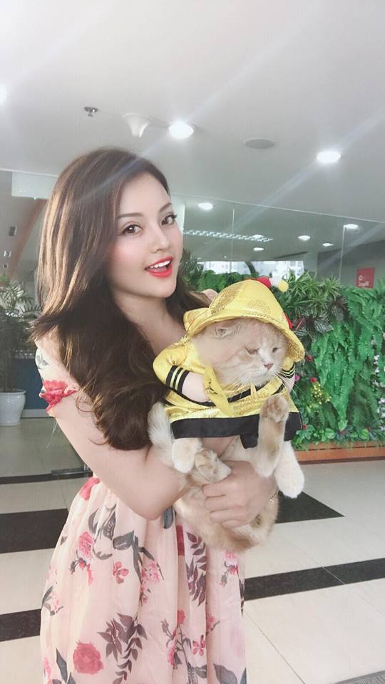 Trà My &#34;siêu vòng 3&#34; ví von tuyển Bỉ trở mặt nhanh như tình cũ - 3