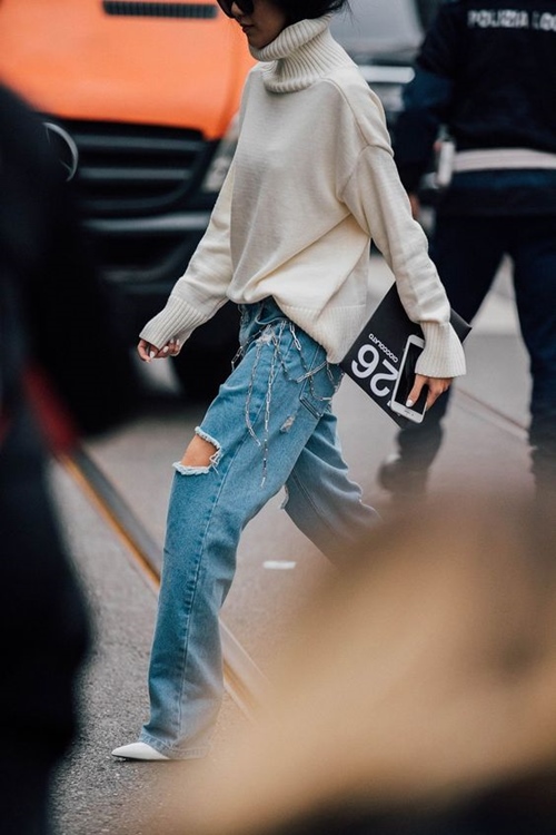 Kiểu quần jeans vừa thoải mái lại không lỗi mốt đang được lòng chị em - 13