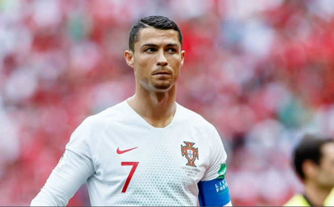 Ronaldo thua World Cup, rời Real chấn động: Sập bẫy siêu cò, đầu hàng Messi - 1