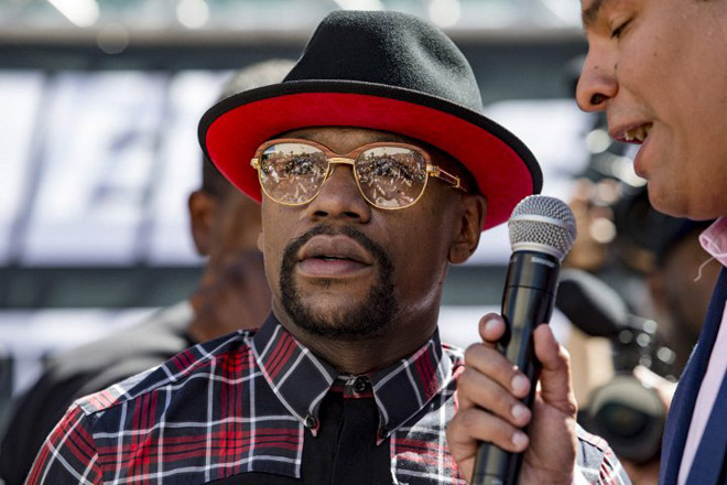 Ê chề Mayweather có 1 tỷ USD: Lại &#34;ăn quỵt vài đồng&#34; ở tận châu Phi - 1