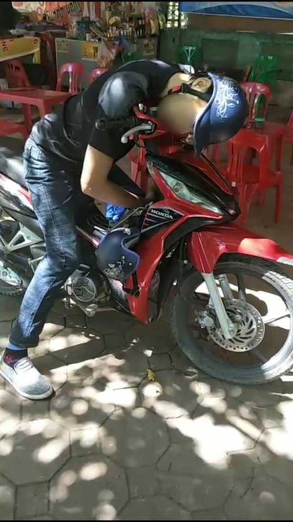 Tá hỏa phát hiện nam thanh niên gục chết trên xe máy ở Lạng Sơn - 1