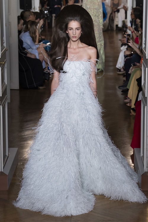 Chìm trong tiệc sắc màu mê hoặc của Valentino - 10