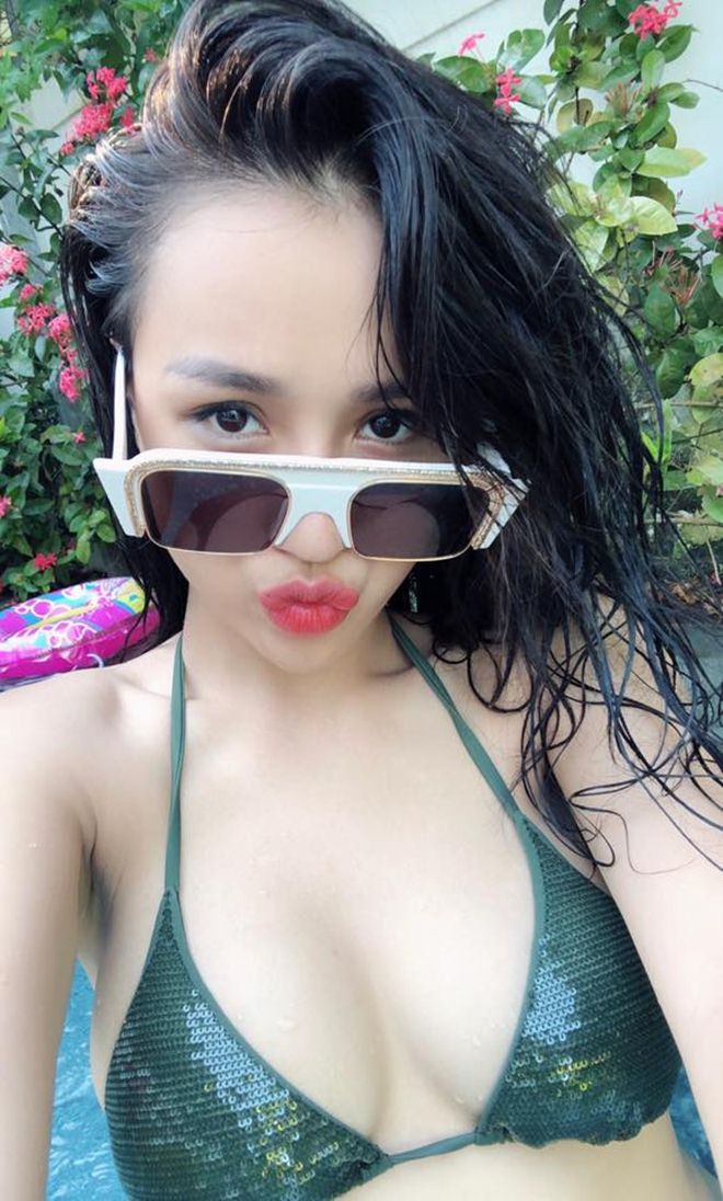 DJ sexy nhất Hà Nội "thường trực" bikini để giải nóng 40 độ - 1