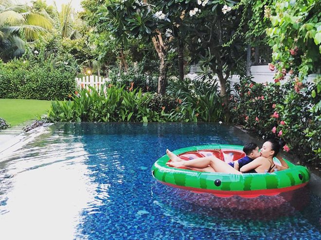 DJ sexy nhất Hà Nội "thường trực" bikini để giải nóng 40 độ - 10