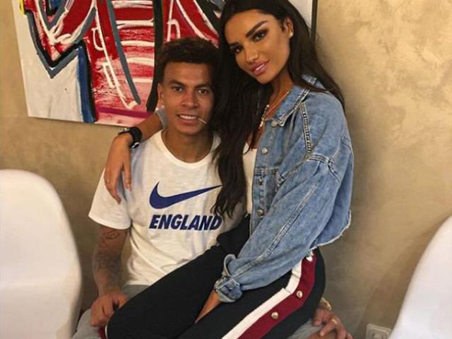 Bóng đá - ĐT Anh thăng hoa World Cup: Dàn WAG vào tận khách sạn “thưởng nóng”