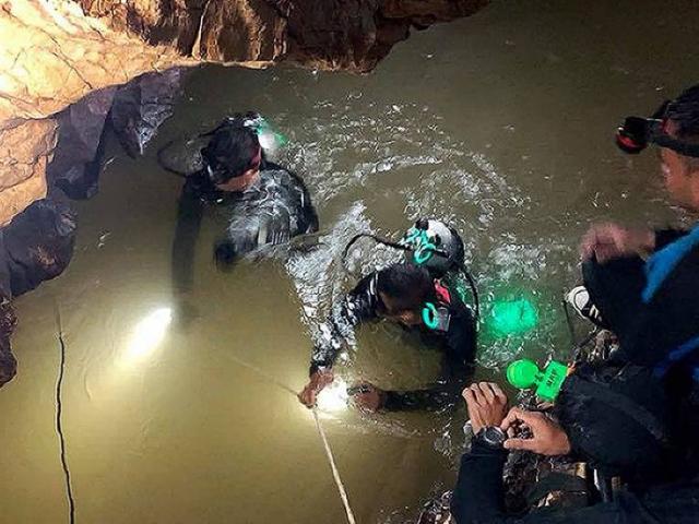 Thợ lặn đặc nhiệm SEAL thiệt mạng khi vào hang cứu đội bóng Thái Lan