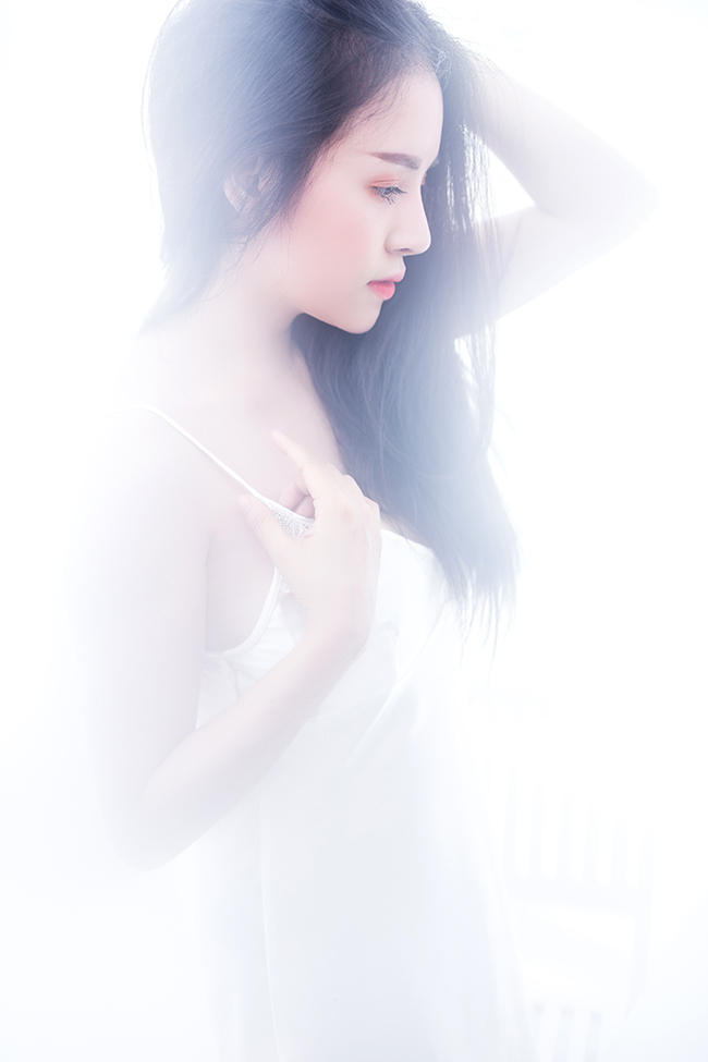 Về sự vắng bóng suốt thời gian qua trong showbiz, &#34;Bà Tưng&#34; cho biết đang tập trung học làm kinh doanh. Song song đó, cô&nbsp;đang ấp ủ một số dự án âm nhạc dự định cho ra mắt trong nửa cuối 2018.