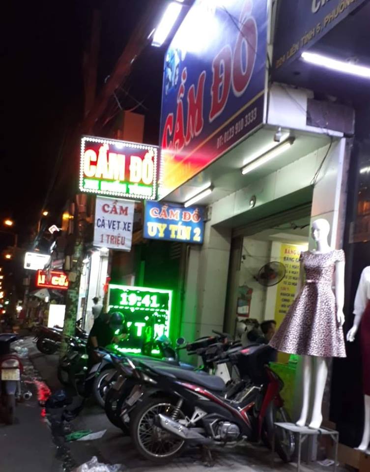 Chủ tiệm cầm đồ tiết lộ những khoản phụ phí đi kèm "lãi suất thấp" - 5