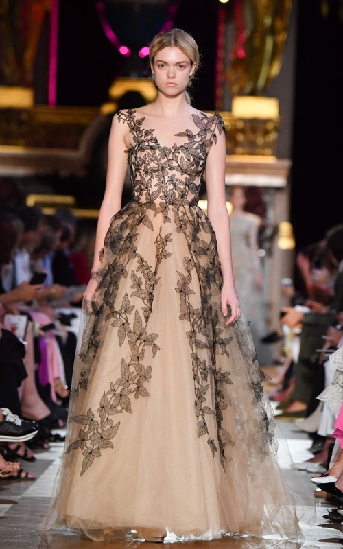 Những bộ cánh xứng danh tuyệt tác trên sàn Haute Couture Thu 2018 - 6