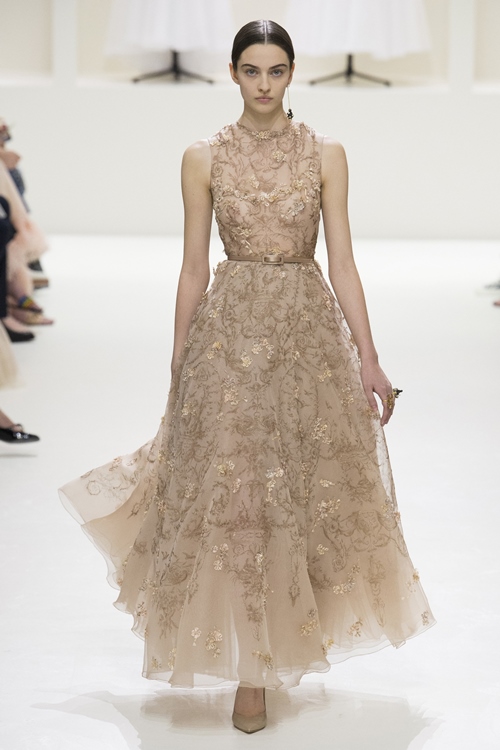 Những bộ cánh xứng danh tuyệt tác trên sàn Haute Couture Thu 2018 - 11