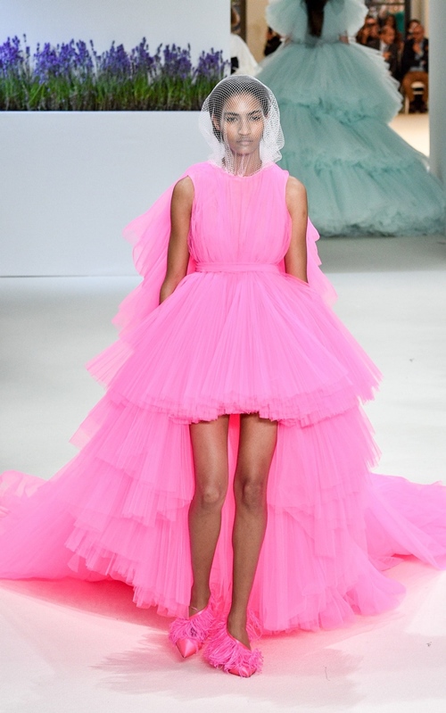 Những bộ cánh xứng danh tuyệt tác trên sàn Haute Couture Thu 2018 - 8