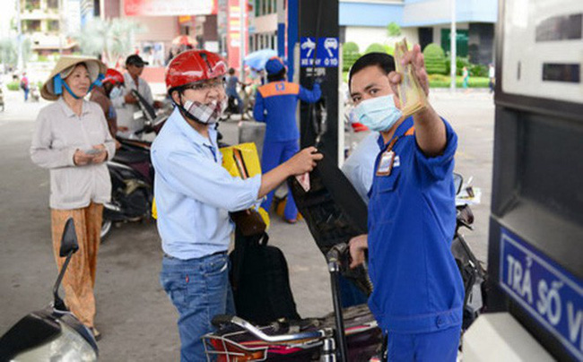 Nóng tuần qua: Vỡ mộng thuế xăng dầu - 1