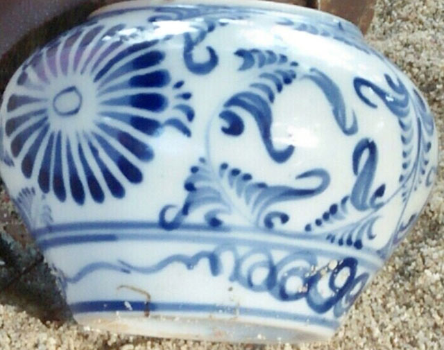 Hiếm, độc: Ốc mượn hồn "khủng" gửi mình trong lọ gốm cổ - 3