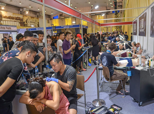 Clip: Ngắm hình xăm toàn thân bắt mắt tại lễ hội xăm hình ở Hà Nội - 8