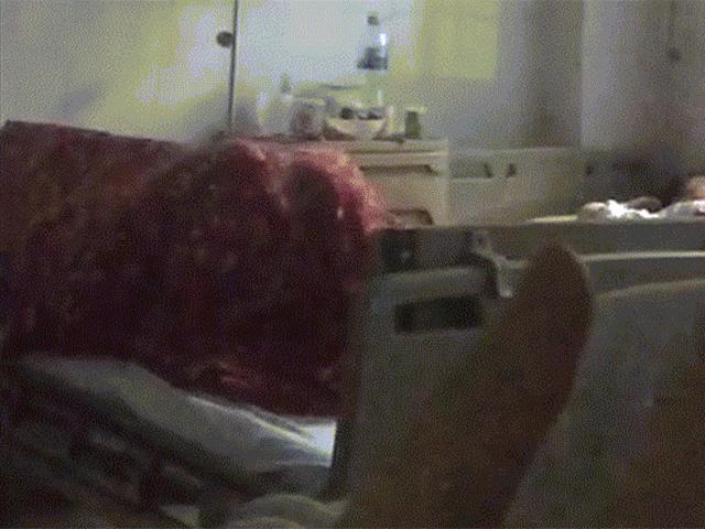 Bạn trẻ - Cuộc sống - Cặp đôi "mây mưa" trên giường bệnh gây sốc tuần qua