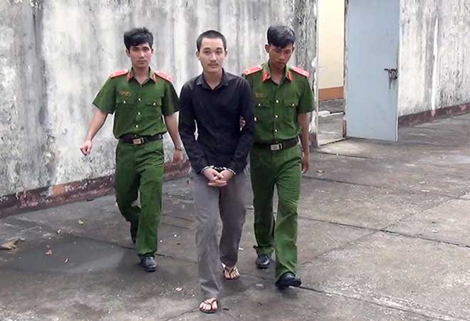 Tên trộm sa lưới vì… háo sắc - 1