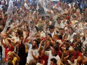 Bóng đá - ĐT Anh vào bán kết World Cup 2018: Triệu fan mở lễ hội, tắm trong bia
