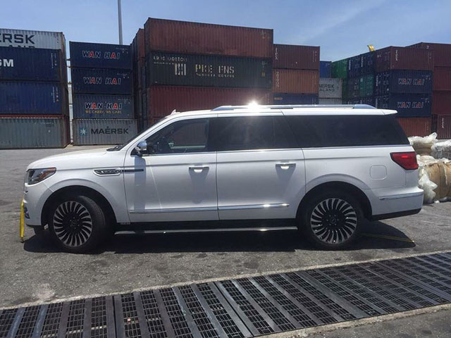 Tin tức ô tô - Lincoln Navigator "L" về Việt Nam giá hơn 9 tỷ đồng