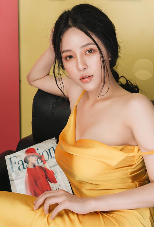 Đồng ý hẹn hò với PewPew trong gameshow hẹn hò càng khiến cái tên Trâm Anh được quan tâm.&nbsp;