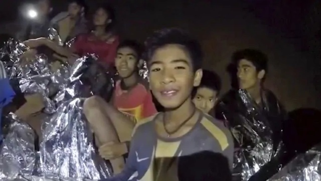 Giải cứu đội bóng Thái Lan: Vì sao người được đưa ra không như dự kiến? - 1