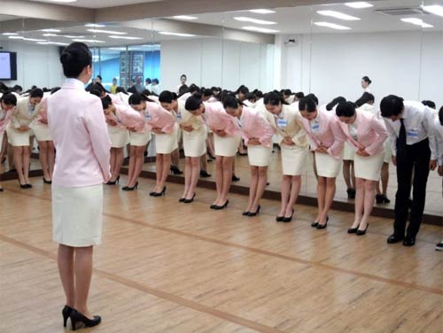 Nữ tiếp viên hàng không Hàn Quốc phải chịu những áp lực gì? - 4