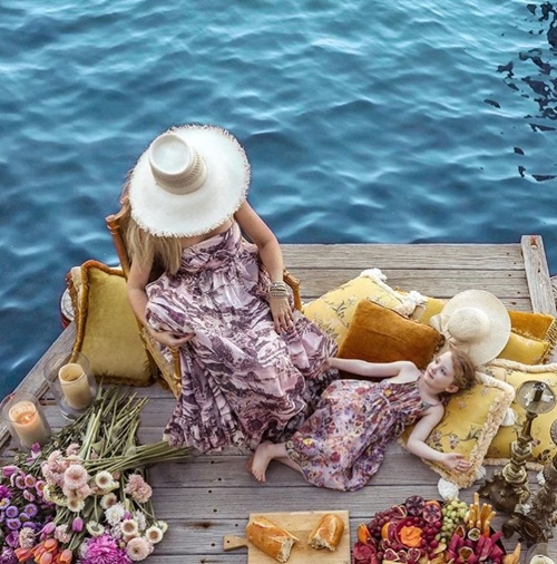 Cặp mẹ con mặc đồ quá xinh, ngắm mãi không chán - 15