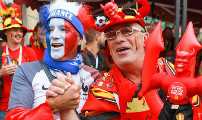 Pháp vào chung kết World Cup: Paris ngập biển người, nổ tung pháo sáng - 1
