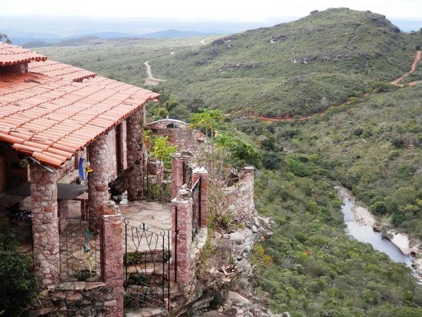 Mùa hè mà được trốn nóng trong 18 hang động đẹp như cổ tích thì còn gì bằng - 13