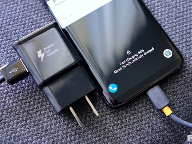 Thời trang Hi-tech - Apple chậm chân trong “cuộc đua” công nghệ sạc nhanh