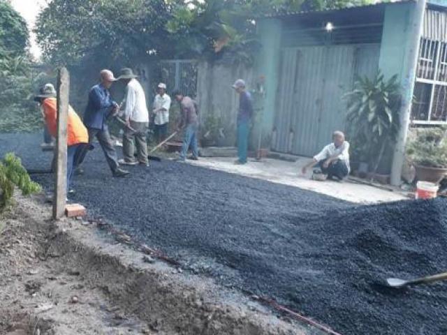 Tin tức trong ngày - Sự thật vụ "Còng tay người bỏ 200 triệu đồng làm đường dân sinh"