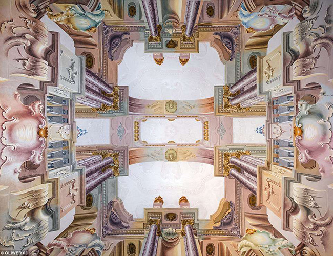 Các bức tranh bích họa trên trần nhà theo kỹ thuật vẽ tranh tường Fresco phổ biến ở Ý