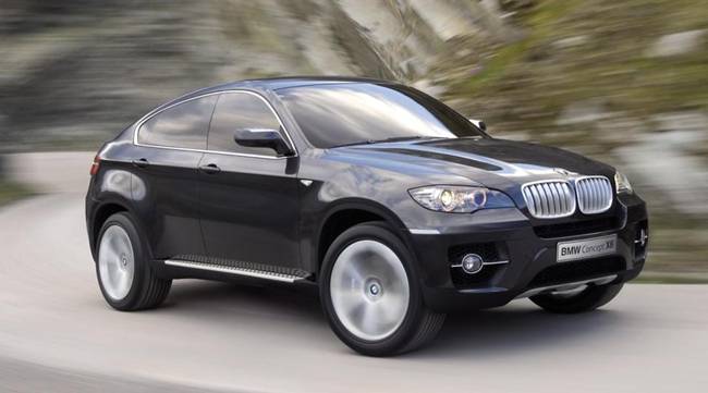 BMW X6: Eden Hazard có 3 người con, cho nên BMW X6 là chiếc xe hoàn hảo cho cả gia đình di chuyển. 
