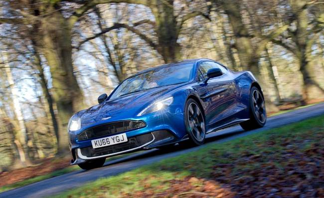 Aston Martin Vanquish: Đây là chiếc xe đắt tiền nhất trong bộ sưu tập của Hazard.