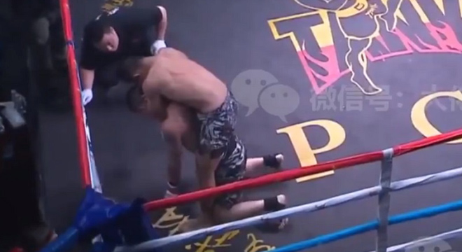 Chấn động võ Trung Quốc: Cao thủ Thái Cực bị võ sỹ MMA đo ván sau 25 giây - 1