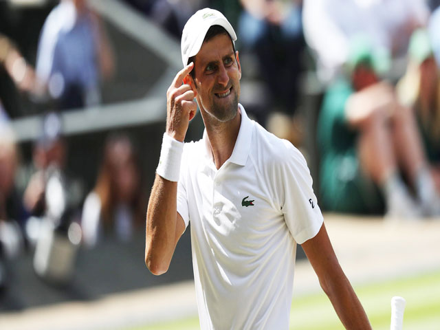 Thể thao - Clip hot Wimbledon: Ngồi đợi 6 tiếng, Djokovic "nghịch bi" giết thời gian