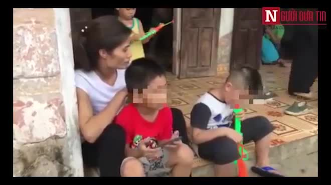 Phút gặp gỡ của hai đứa trẻ bị trao nhầm cách đây 6 năm và nỗi niềm người mẹ