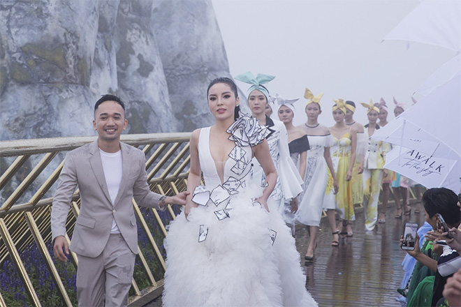 Choáng ngợp khi bộ ba NTK Việt “so tài” cùng NTK người Anh trong show diễn độc nhất - 6